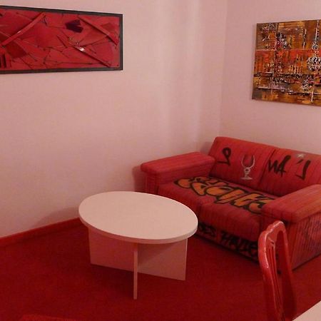 Hotel Le Coin Des Halles Каор Экстерьер фото