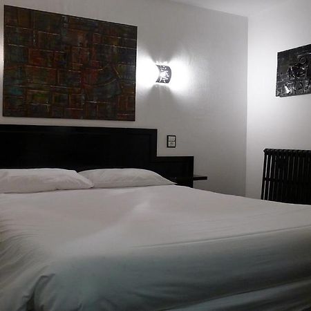 Hotel Le Coin Des Halles Каор Экстерьер фото