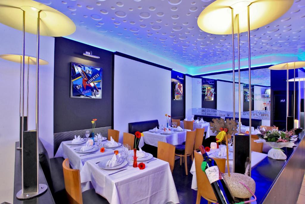 Hotel Le Coin Des Halles Каор Экстерьер фото