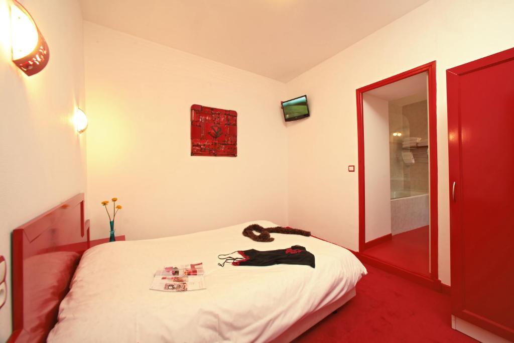 Hotel Le Coin Des Halles Каор Номер фото