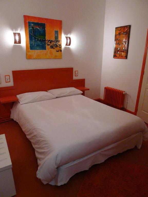 Hotel Le Coin Des Halles Каор Экстерьер фото
